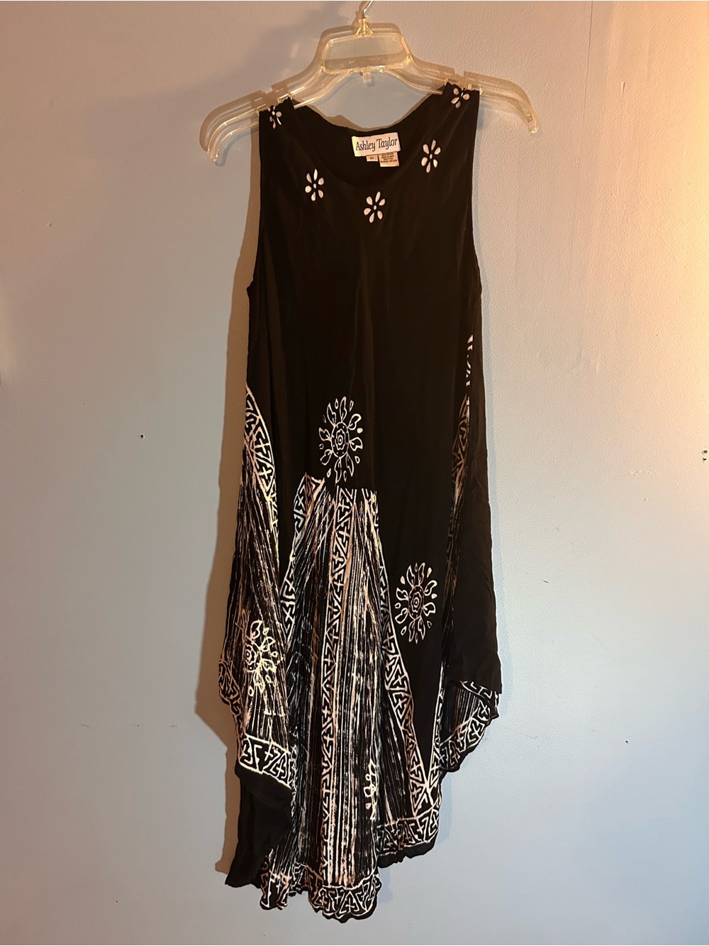 Ashley Taylor Black & White Boho Sunburst Handkerchief Hem Dress
